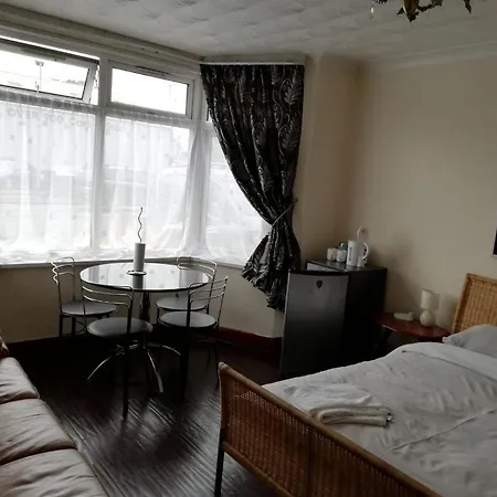 Cozy Guest House-2